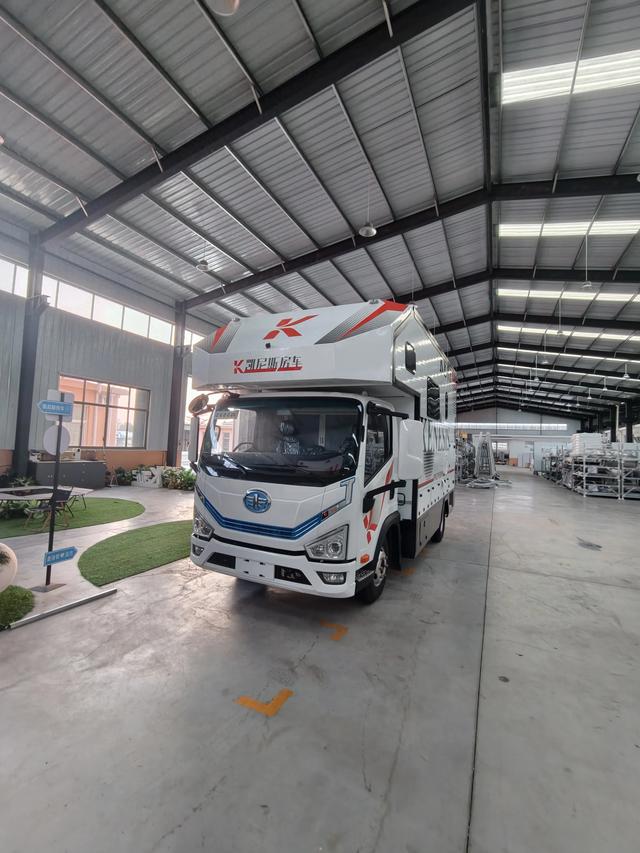 大水大电大空间，永不断电的轻卡房车